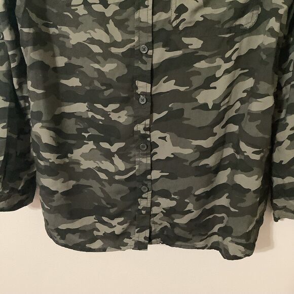 BeachLunchLounge Military Green Gorpcore Camouflage Grunge Button Down Blouse XS - Picture 4 of 12